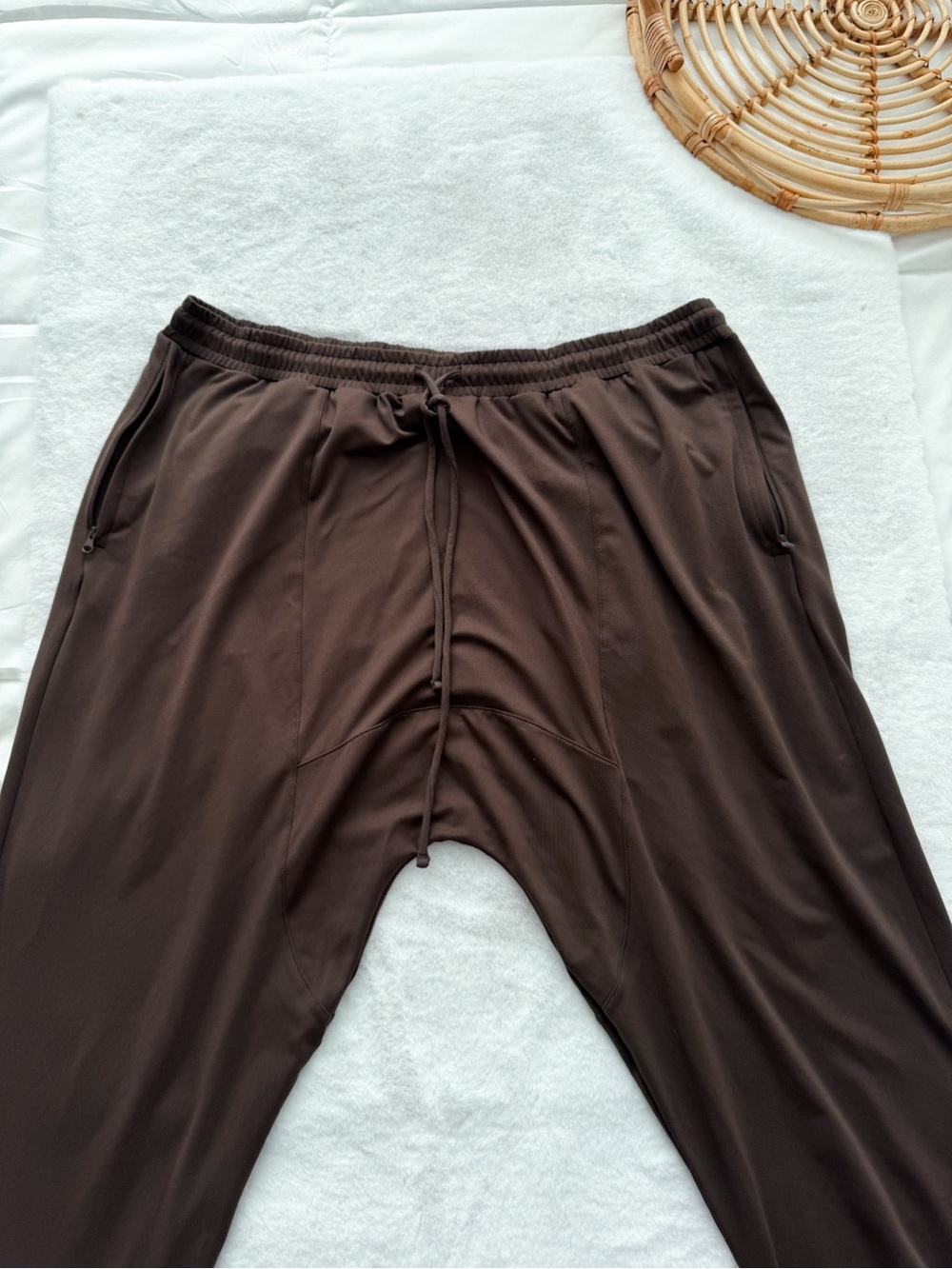 ALO Yoga Men’s Conquer Revitalize Pant Drop Crotch Brown Expresso Baggy - Picture 8 of 14